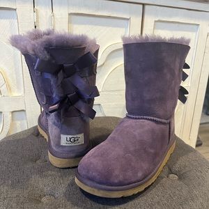 Ugg Boots in Purple kids size 6 women’s size 8